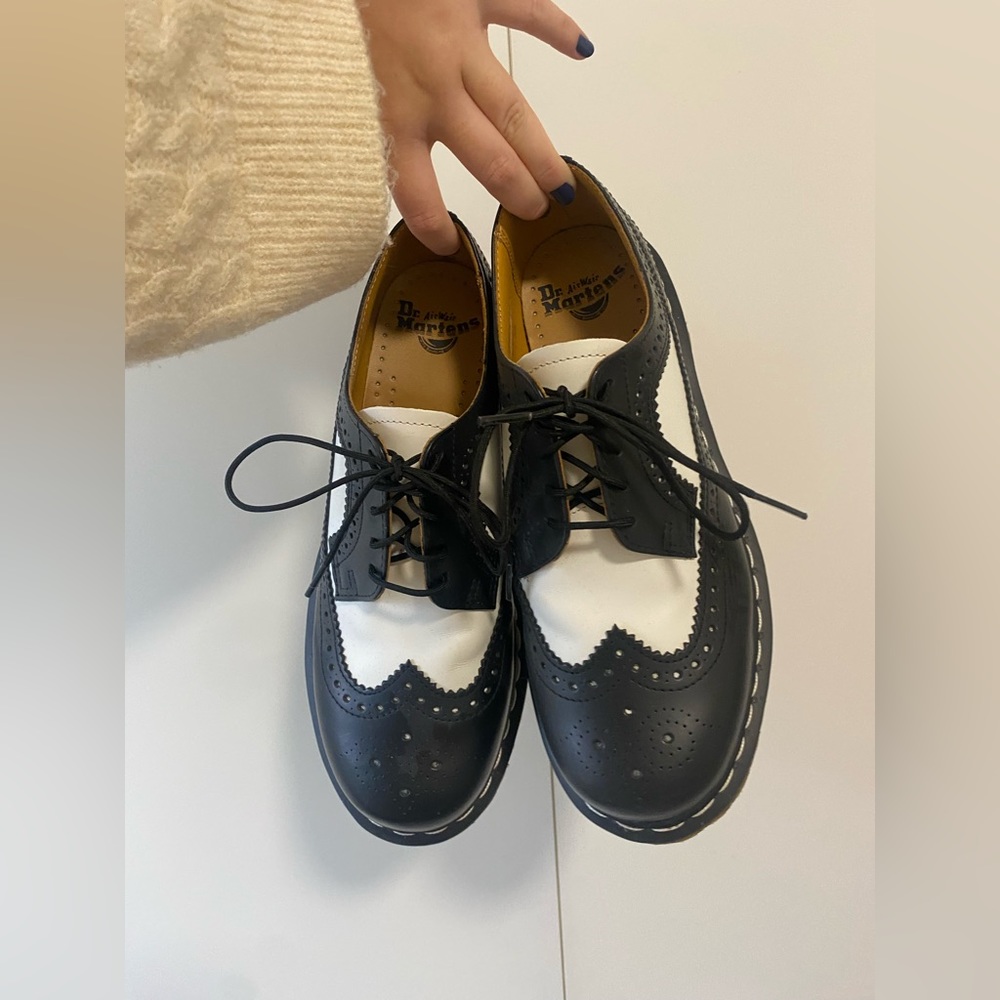 Dr. Martens 3989 Bex Smooth Leather Brogue Shoes